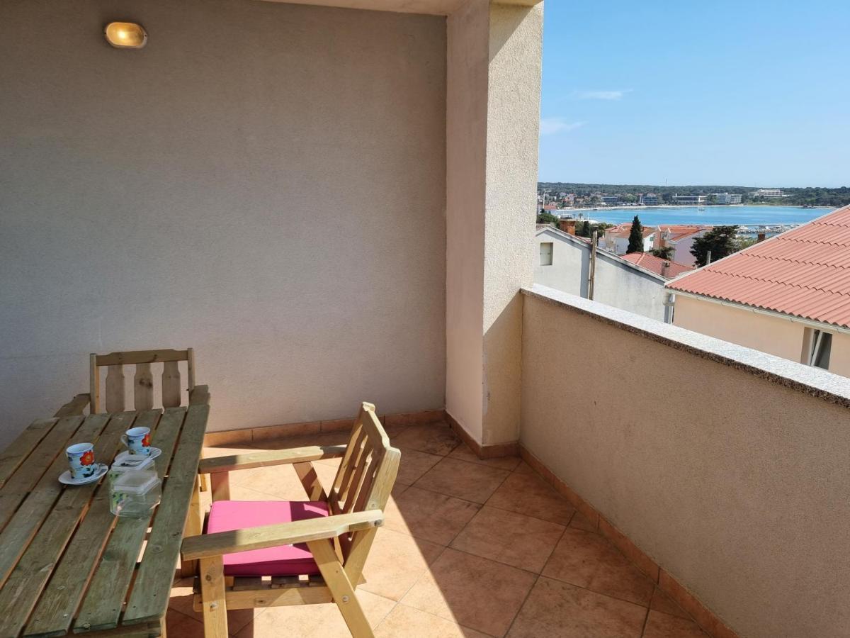 Apartment Wallot Novalja Exterior photo